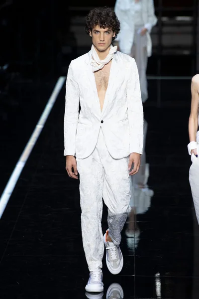 Look 84